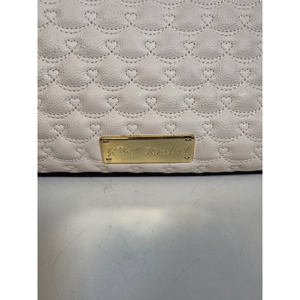 Betsey Johnson Cream Quilted Heart Tote Bag with Large Black Bow Gold Hardware - Picture 3 of 9